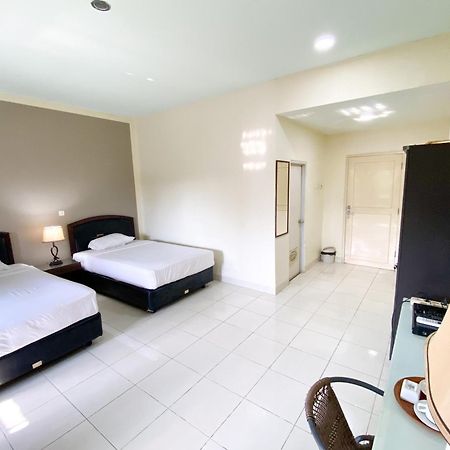Central City Hotel Perabumulih Ngoại thất bức ảnh